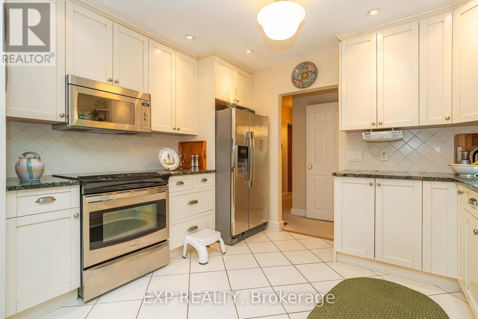 












504 THESSALY CIRCLE

,
Ottawa,




Ontario
K1H5W5

