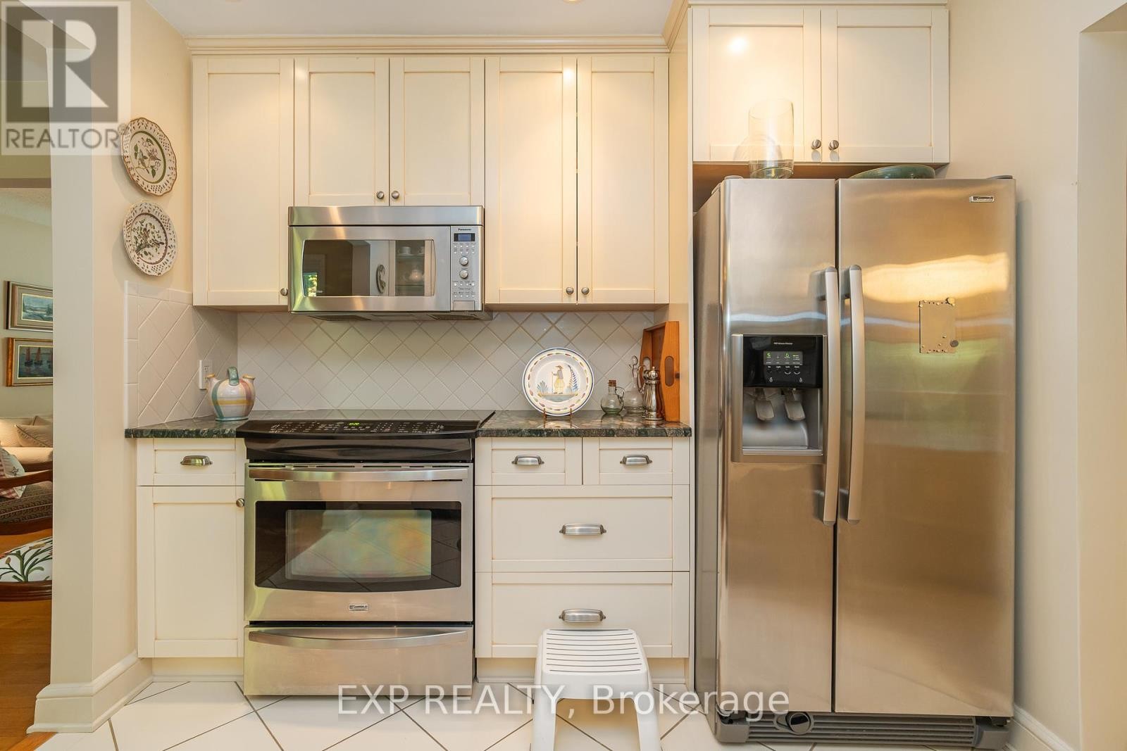












504 THESSALY CIRCLE

,
Ottawa,




Ontario
K1H5W5

