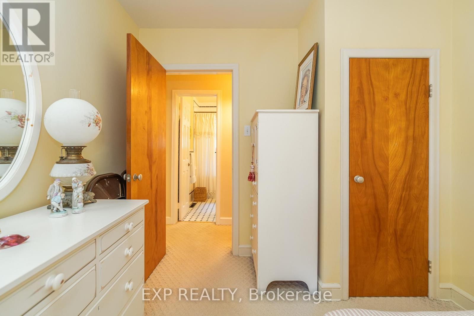 












504 THESSALY CIRCLE

,
Ottawa,




Ontario
K1H5W5

