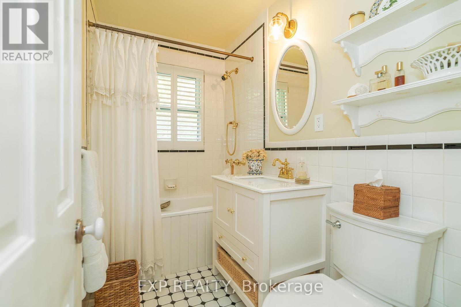 












504 THESSALY CIRCLE

,
Ottawa,




Ontario
K1H5W5

