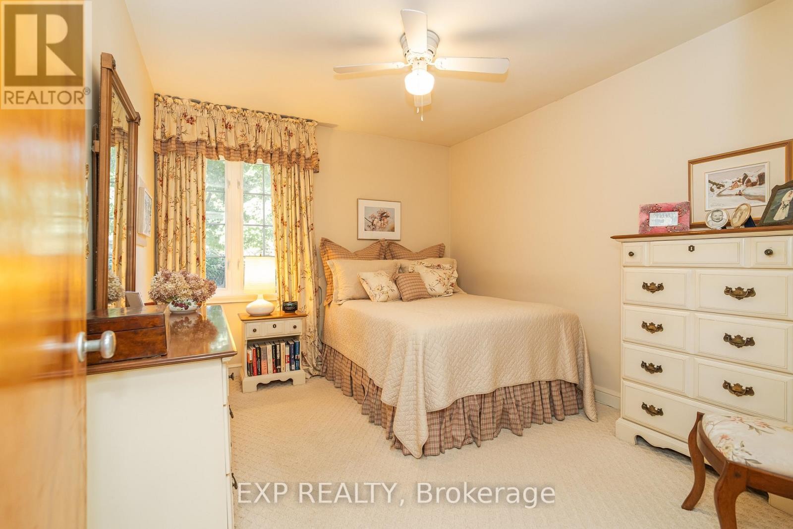 












504 THESSALY CIRCLE

,
Ottawa,




Ontario
K1H5W5


