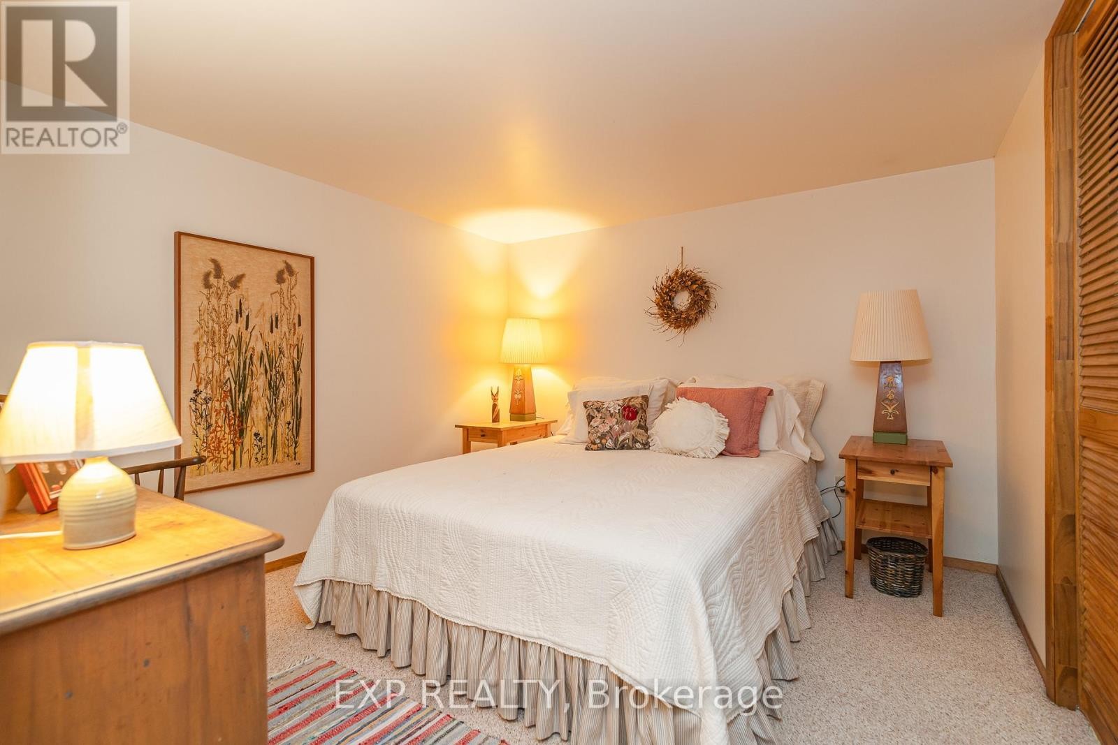 












504 THESSALY CIRCLE

,
Ottawa,




Ontario
K1H5W5

