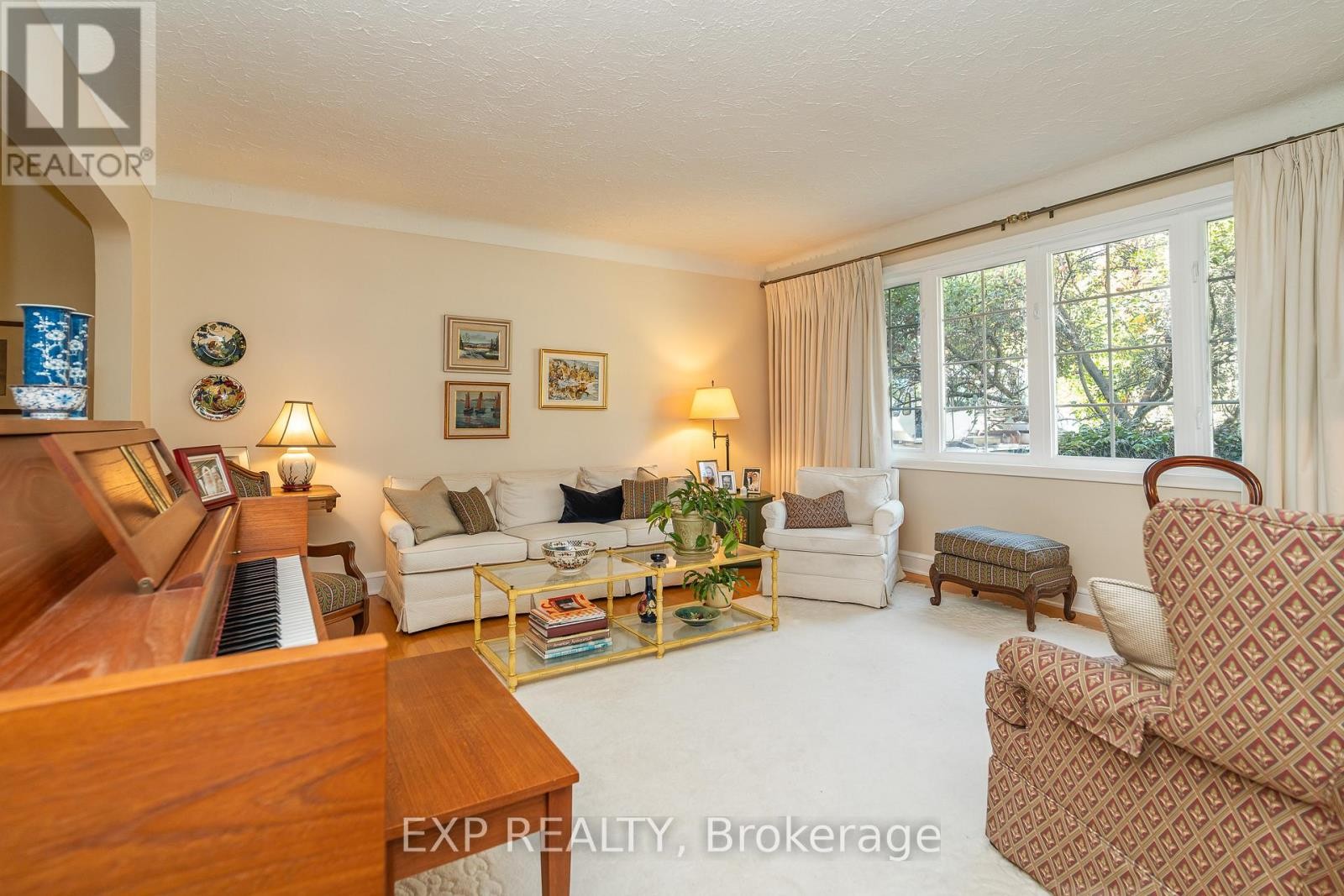 












504 THESSALY CIRCLE

,
Ottawa,




Ontario
K1H5W5

