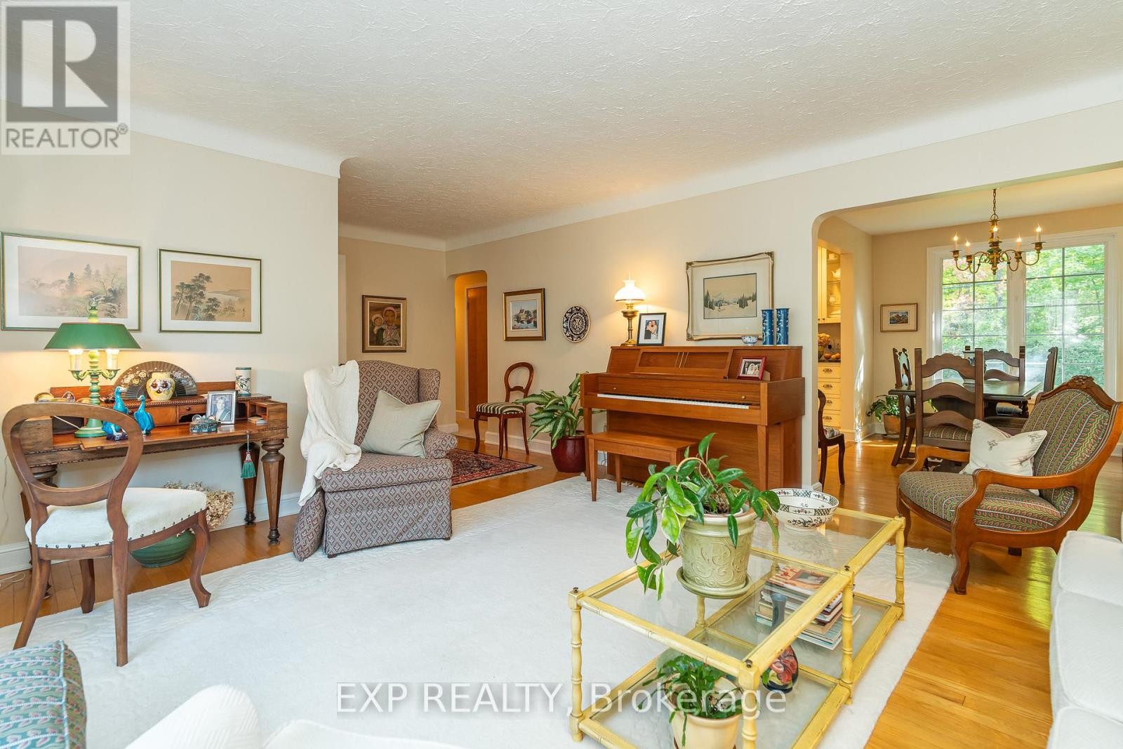 












504 THESSALY CIRCLE

,
Ottawa,




Ontario
K1H5W5

