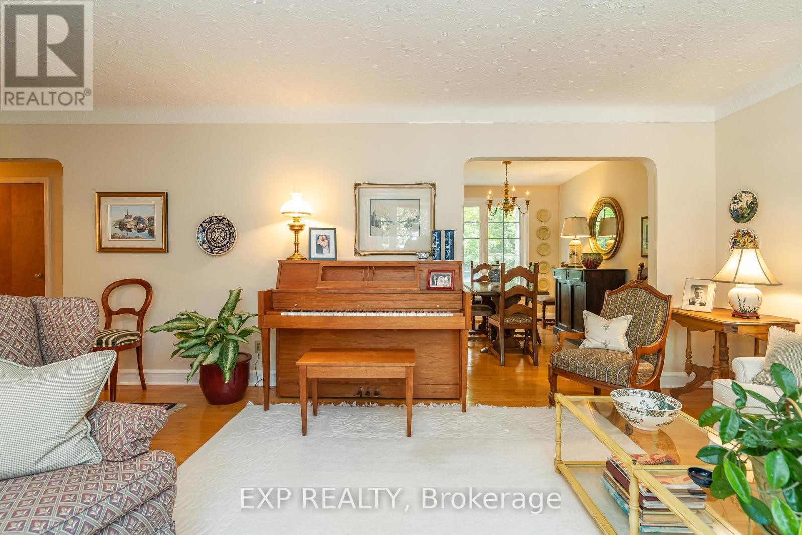 












504 THESSALY CIRCLE

,
Ottawa,




Ontario
K1H5W5

