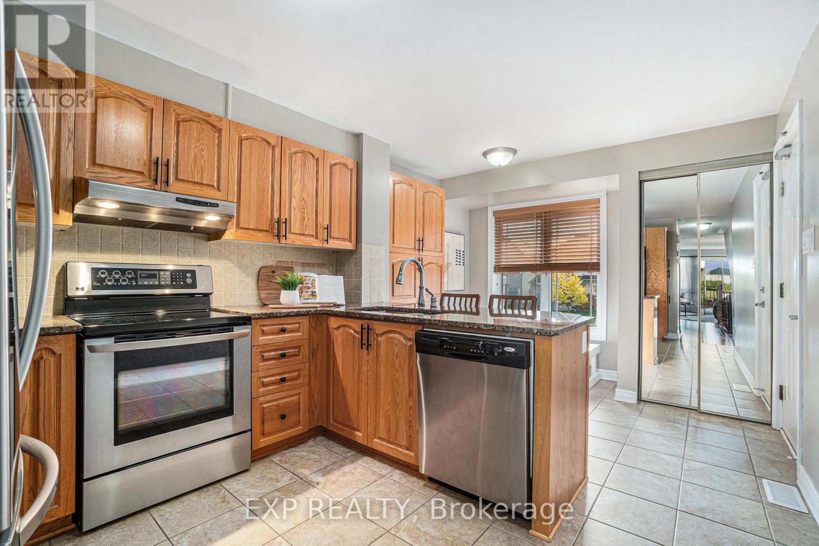 












446 HARVEST VALLEY AVENUE

,
Ottawa,




Ontario
K4A0V6

