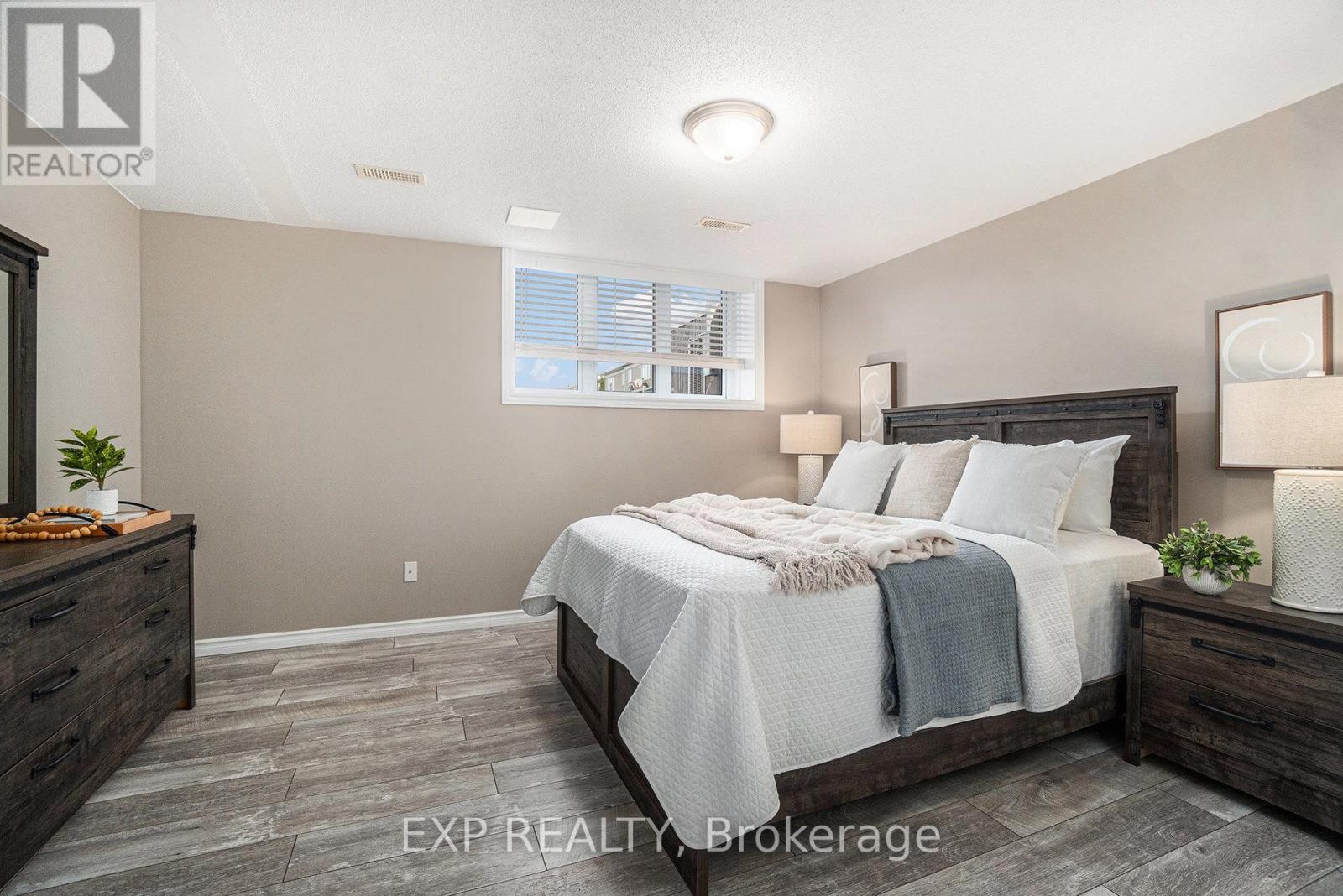












446 HARVEST VALLEY AVENUE

,
Ottawa,




Ontario
K4A0V6

