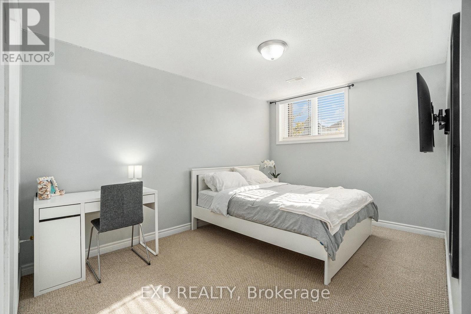 












446 HARVEST VALLEY AVENUE

,
Ottawa,




Ontario
K4A0V6

