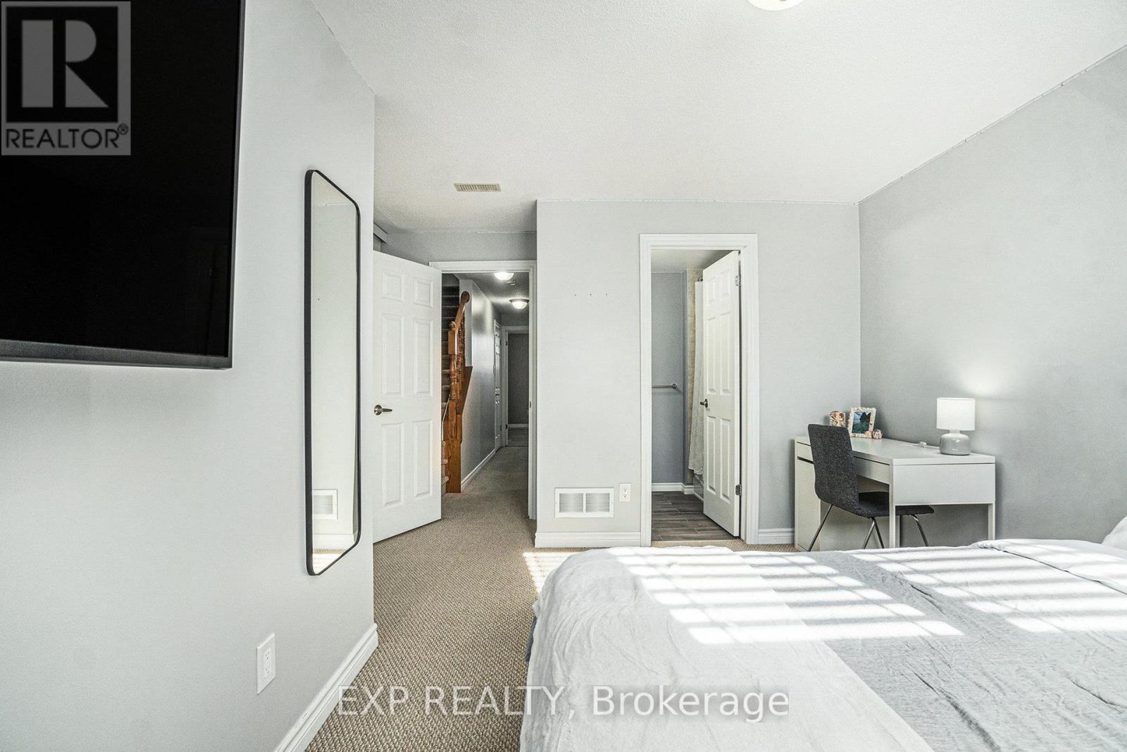 












446 HARVEST VALLEY AVENUE

,
Ottawa,




Ontario
K4A0V6


