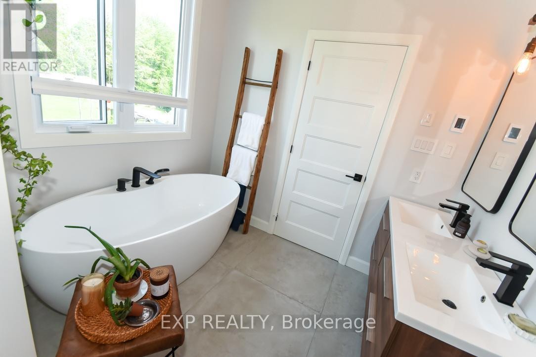 












1579 ROLLIN ROAD

,
Clarence-Rockland,




Ontario
K0A3N0

