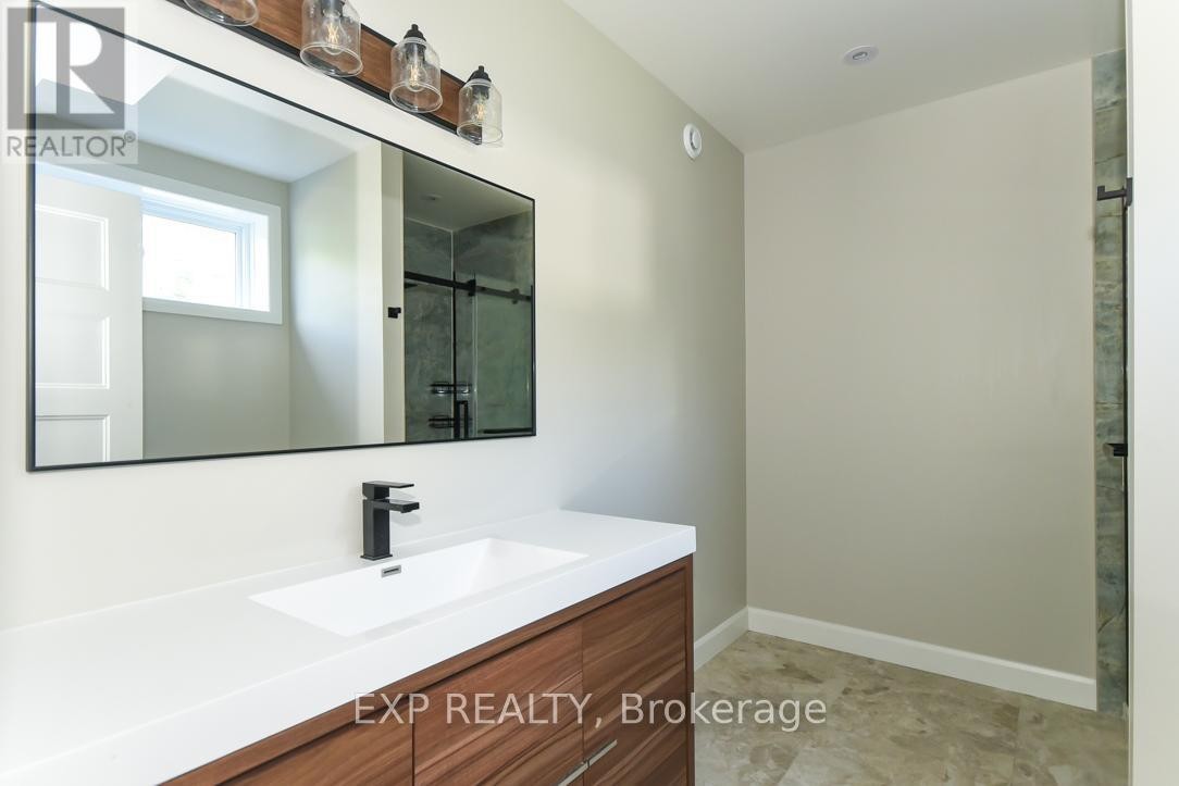 












1579 ROLLIN ROAD

,
Clarence-Rockland,




Ontario
K0A3N0

