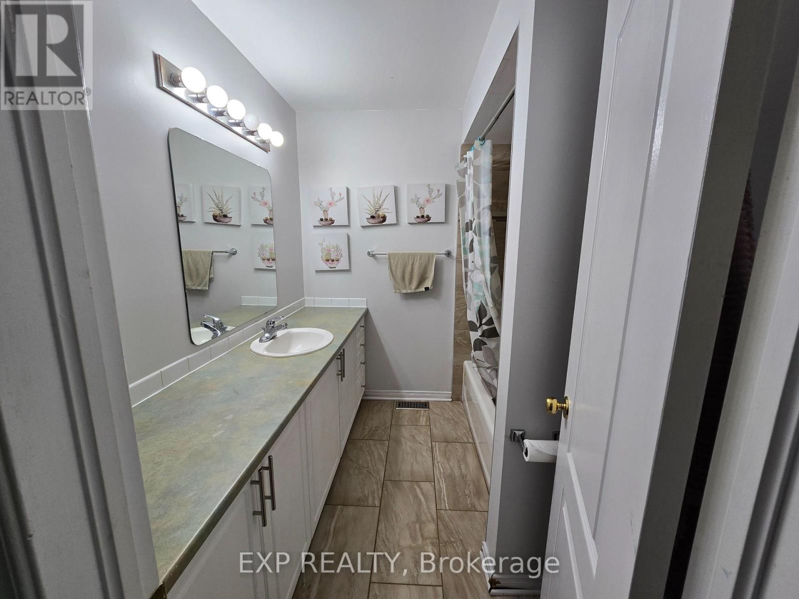 












700 CARMELLA CRESCENT

,
Ottawa,




Ontario
K4A4V8

