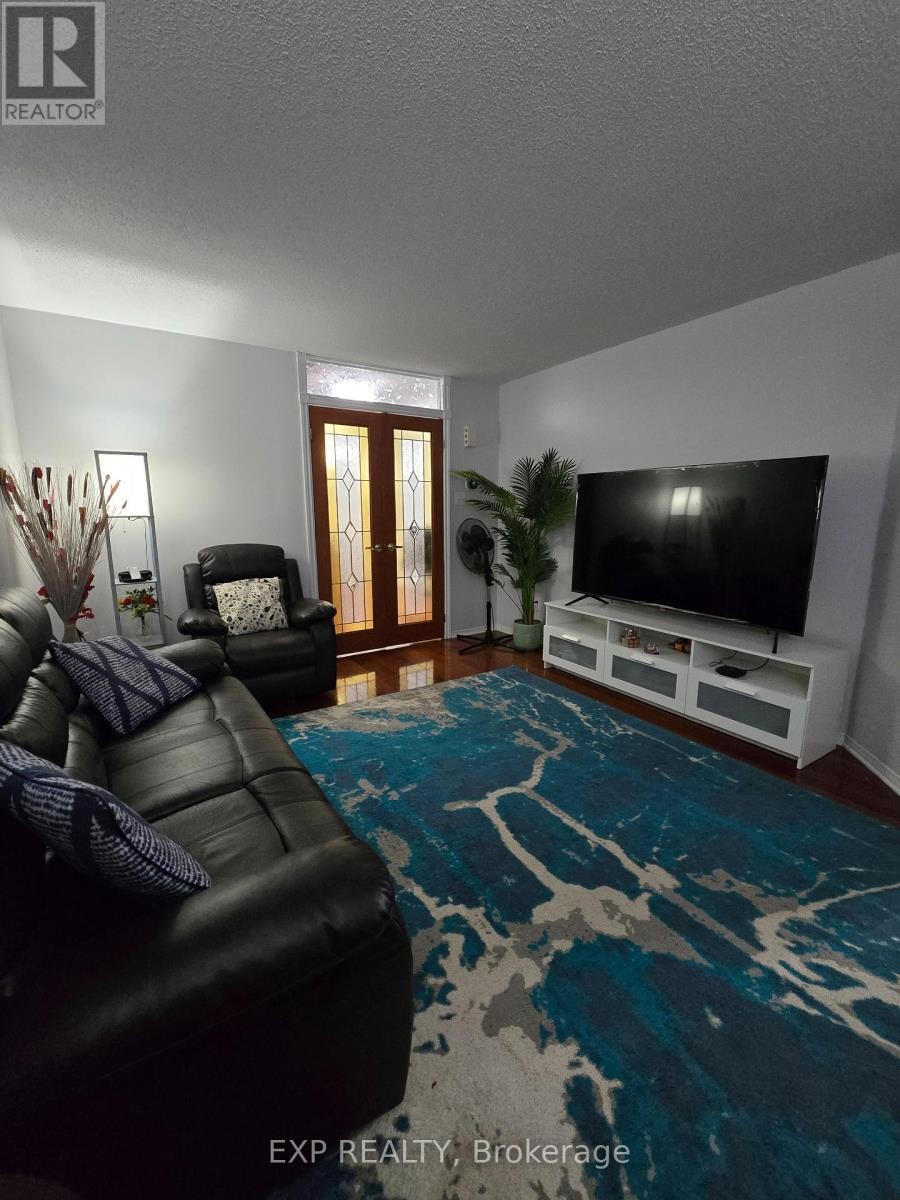 












700 CARMELLA CRESCENT

,
Ottawa,




Ontario
K4A4V8

