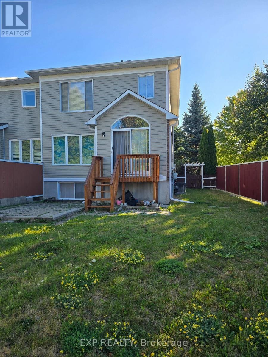 












700 CARMELLA CRESCENT

,
Ottawa,




Ontario
K4A4V8

