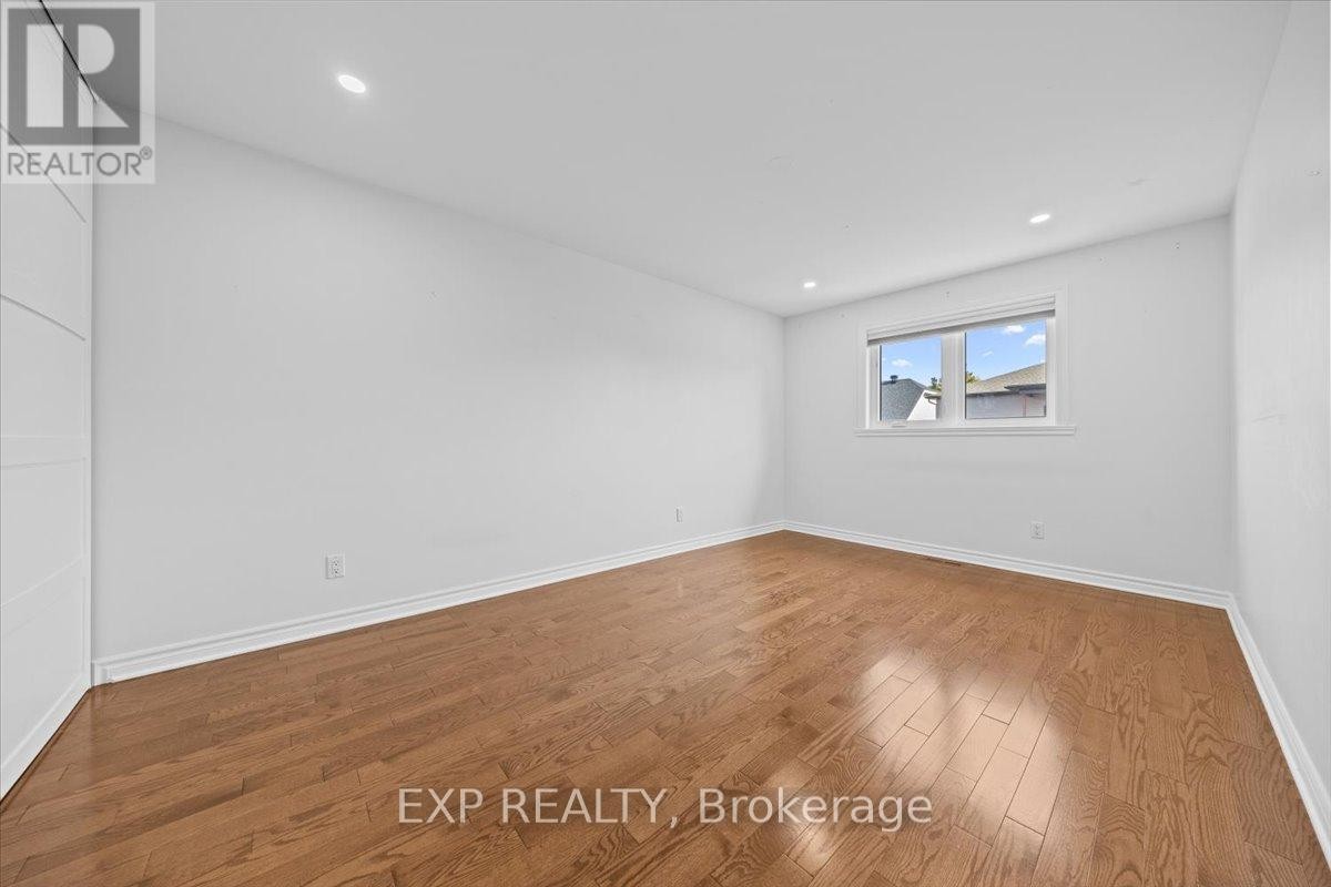 












1871 MARKWELL CRESCENT

,
Ottawa,




Ontario
K1C5H7

