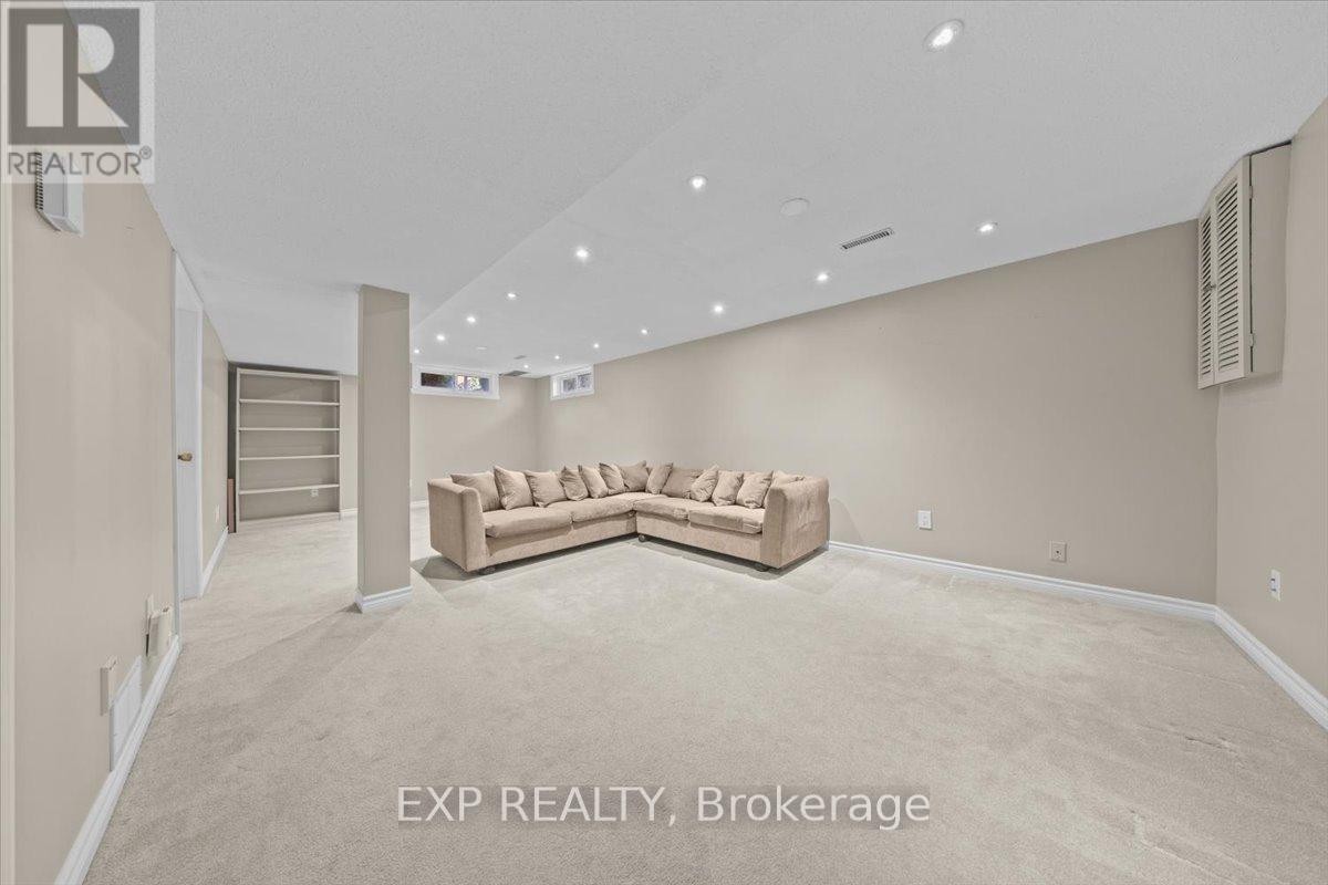 












1871 MARKWELL CRESCENT

,
Ottawa,




Ontario
K1C5H7

