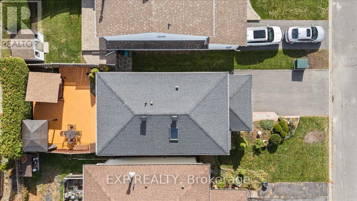 












1871 MARKWELL CRESCENT

,
Ottawa,




Ontario
K1C5H7

