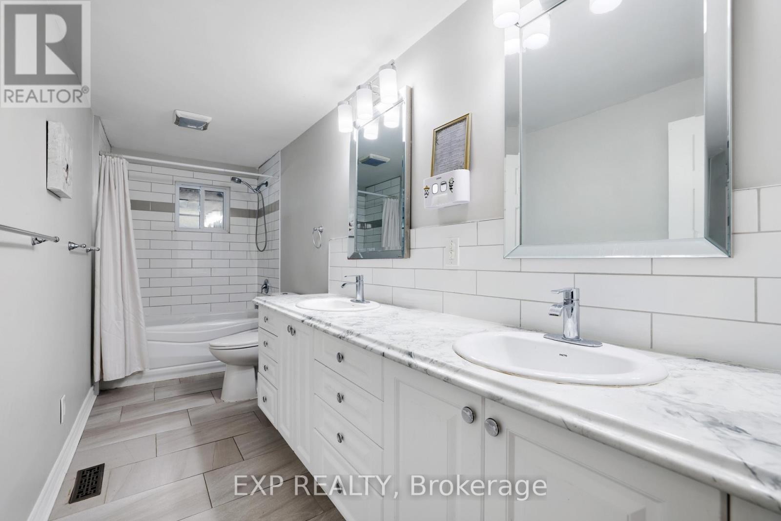 












136 RESTHAVEN AVENUE

,
Ottawa,




Ontario
K0A3M0

