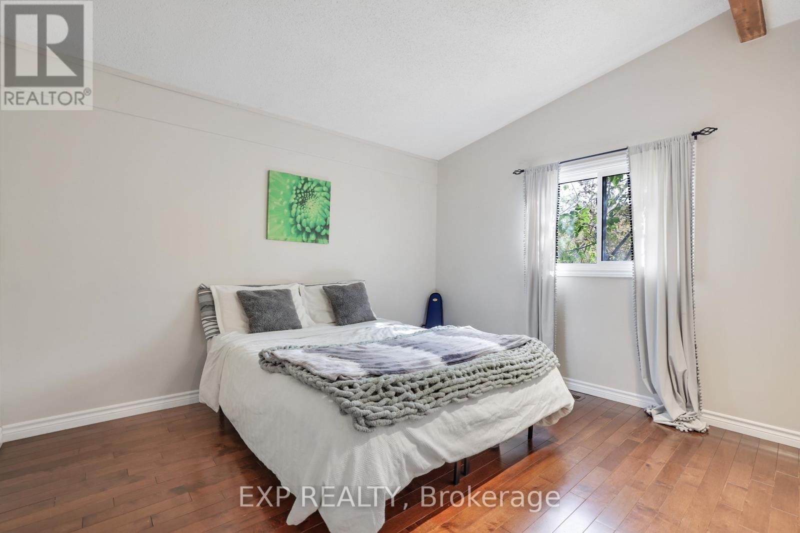 












136 RESTHAVEN AVENUE

,
Ottawa,




Ontario
K0A3M0

