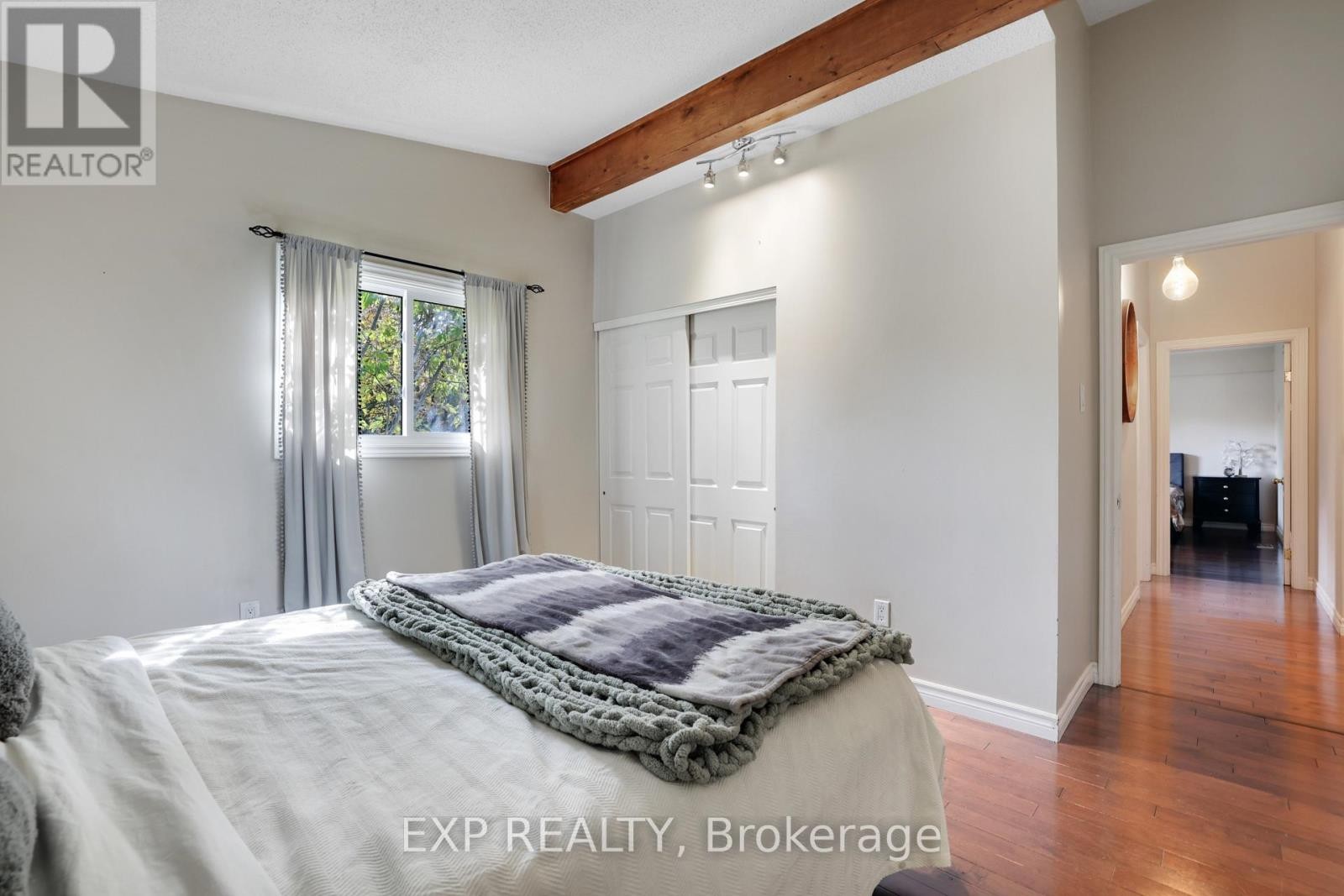 












136 RESTHAVEN AVENUE

,
Ottawa,




Ontario
K0A3M0

