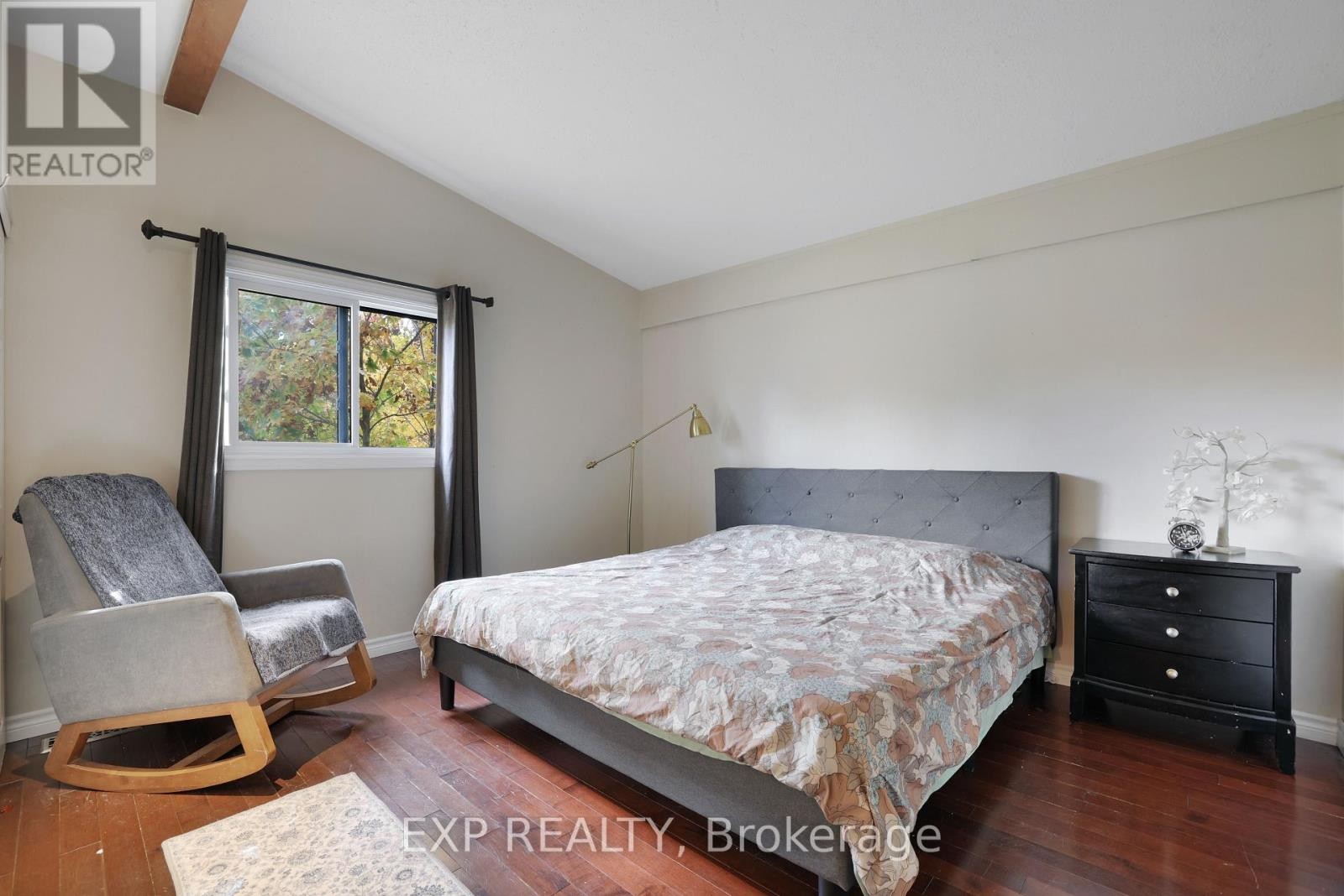 












136 RESTHAVEN AVENUE

,
Ottawa,




Ontario
K0A3M0

