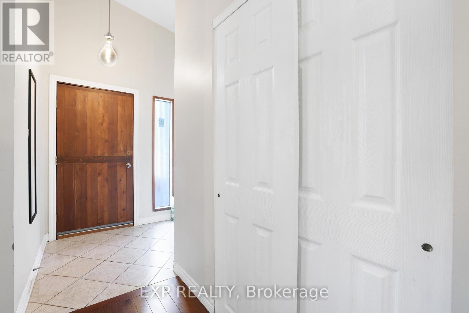 












136 RESTHAVEN AVENUE

,
Ottawa,




Ontario
K0A3M0

