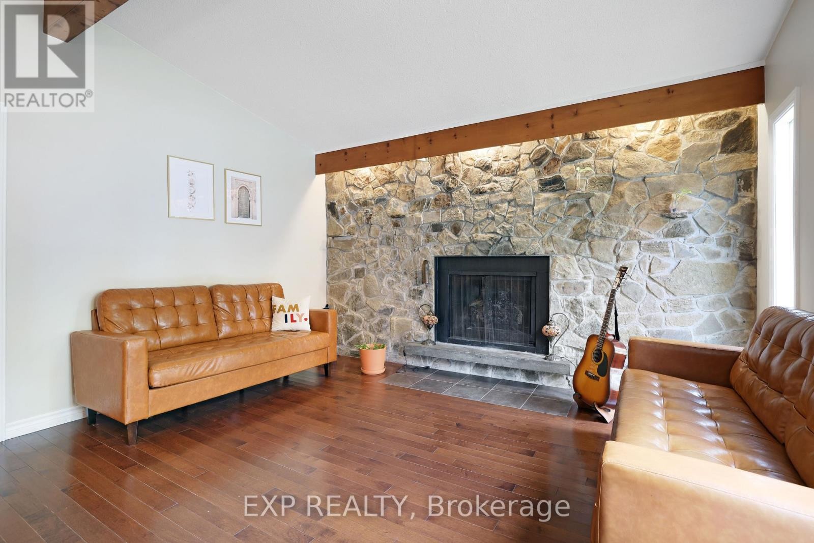 












136 RESTHAVEN AVENUE

,
Ottawa,




Ontario
K0A3M0

