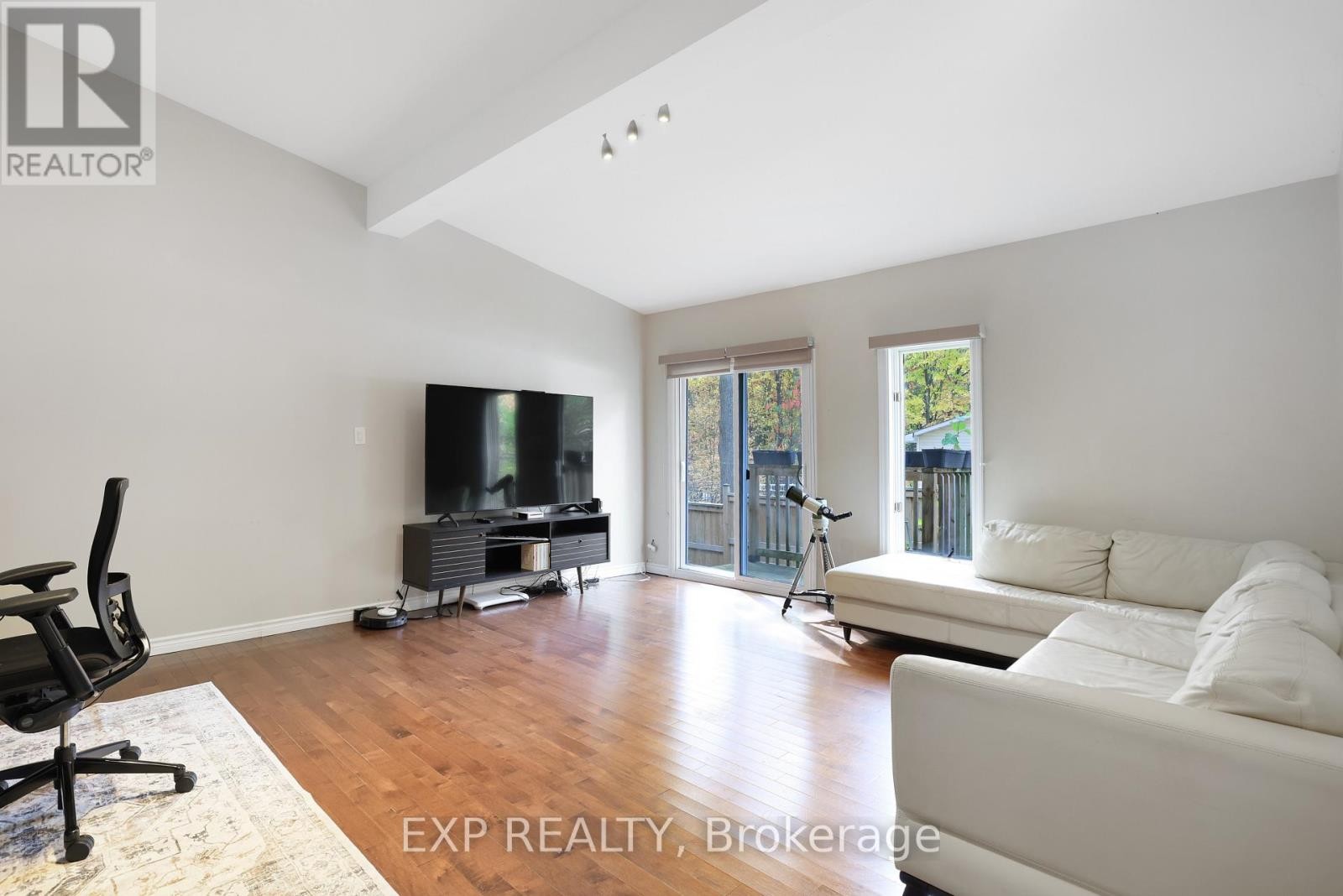 












136 RESTHAVEN AVENUE

,
Ottawa,




Ontario
K0A3M0


