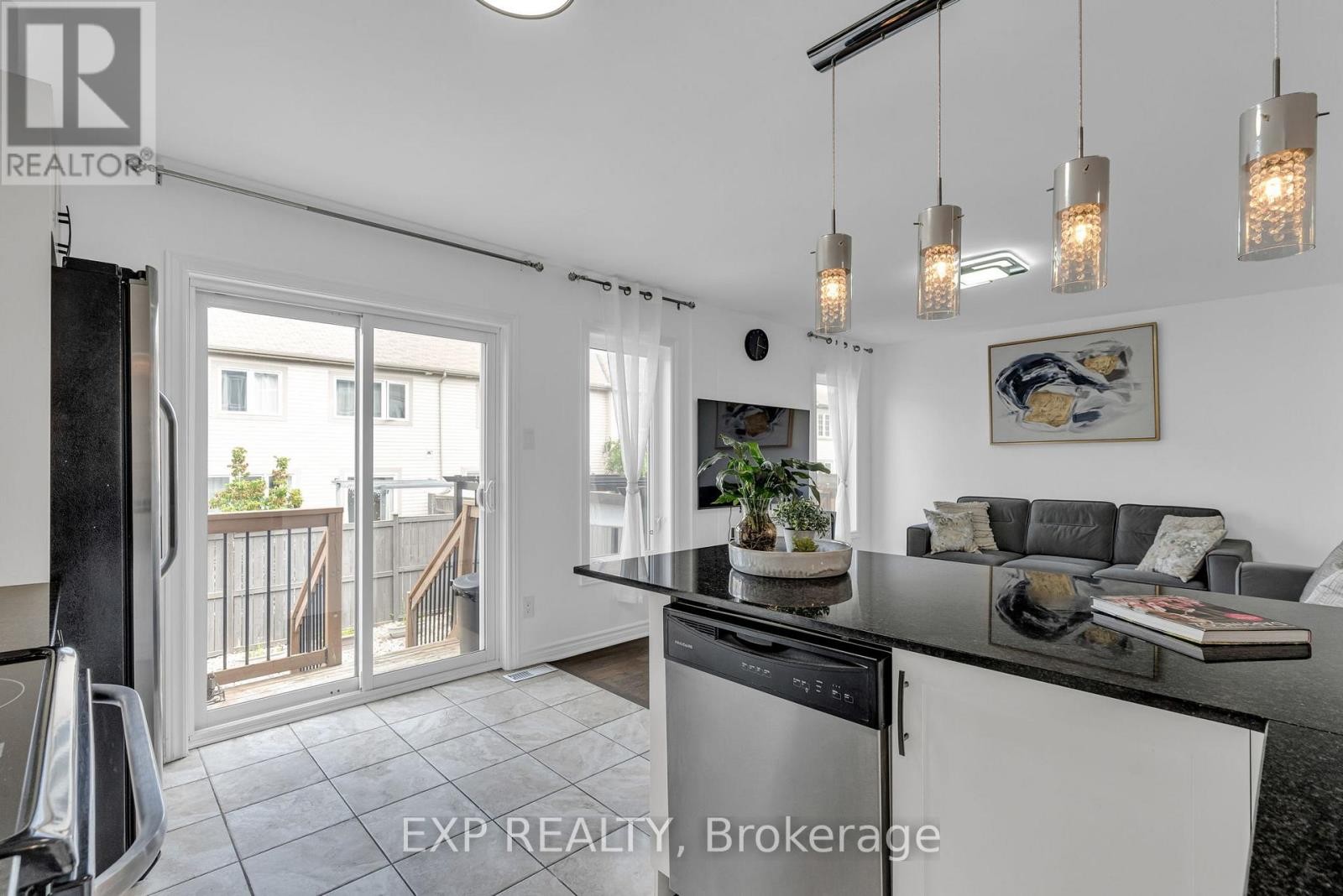 












709 MALOJA WAY

,
Ottawa,




Ontario
K2S0N6

