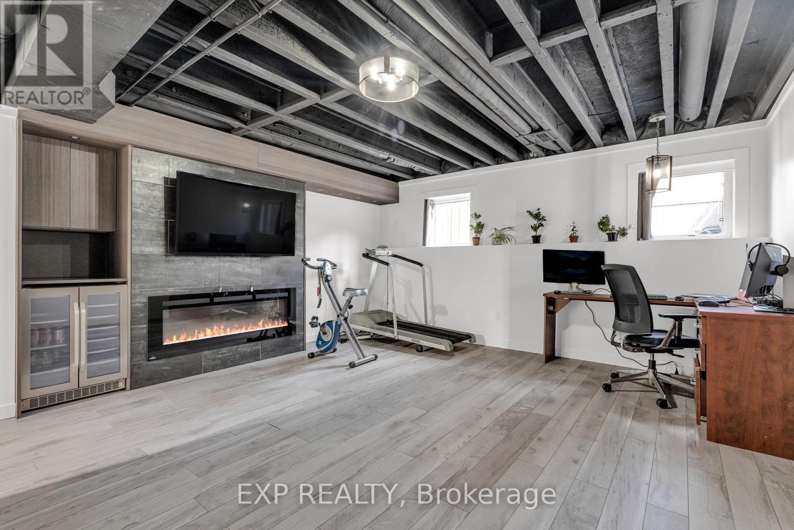 












709 MALOJA WAY

,
Ottawa,




Ontario
K2S0N6

