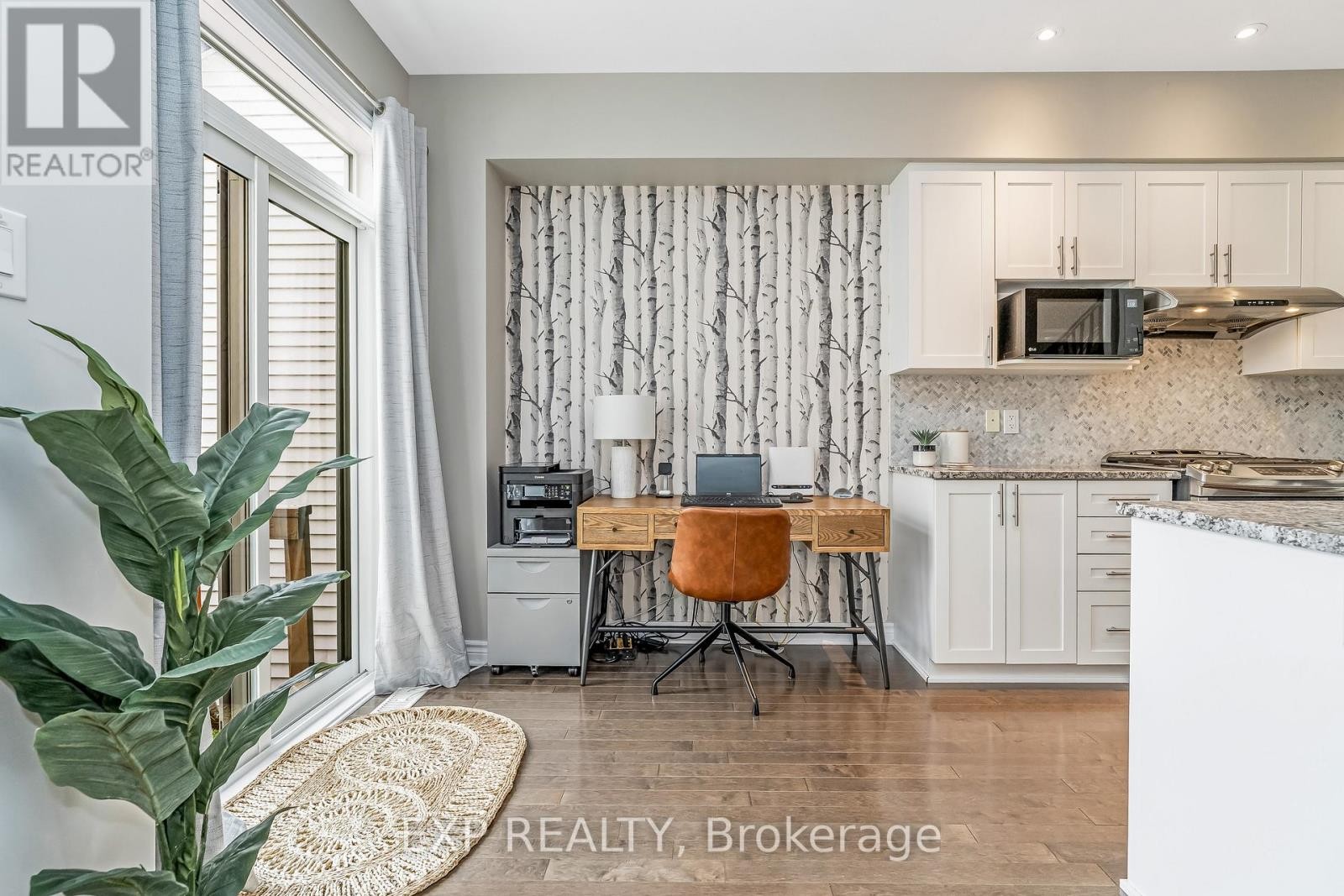 












411 LIVERY STREET

,
Ottawa,




Ontario
K2V0B5

