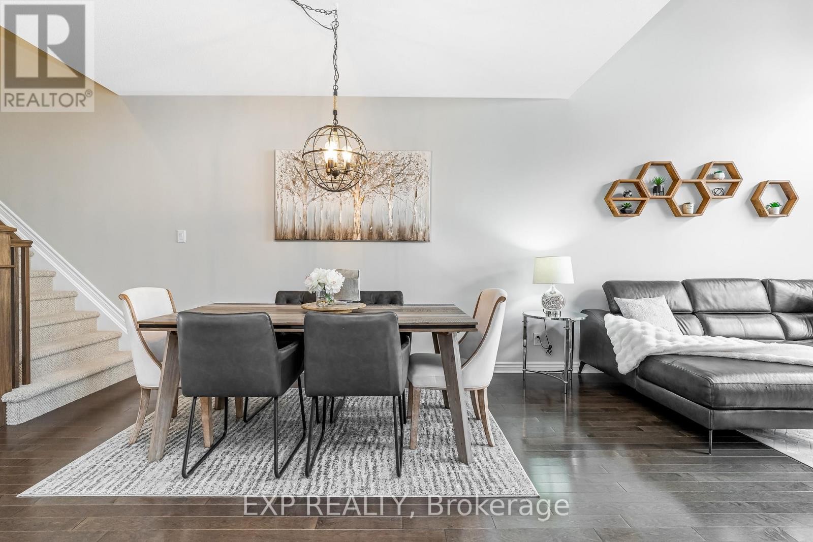 












411 LIVERY STREET

,
Ottawa,




Ontario
K2V0B5

