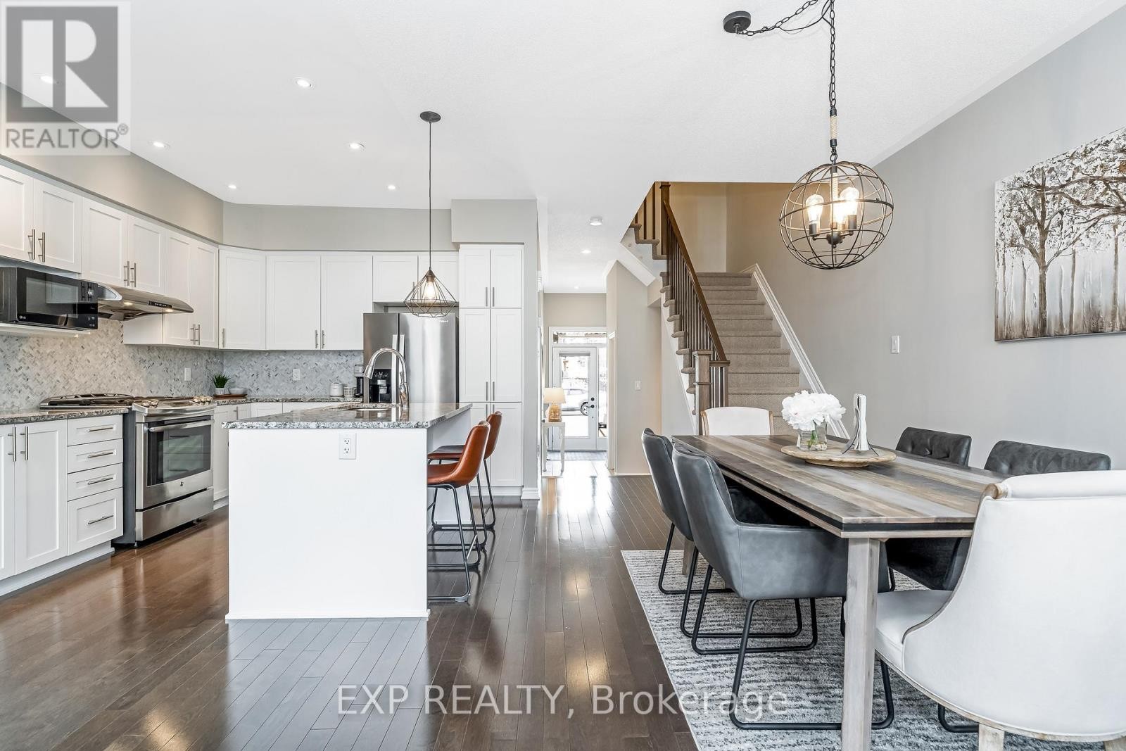 












411 LIVERY STREET

,
Ottawa,




Ontario
K2V0B5

