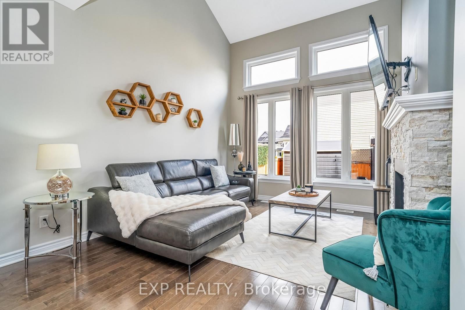 












411 LIVERY STREET

,
Ottawa,




Ontario
K2V0B5

