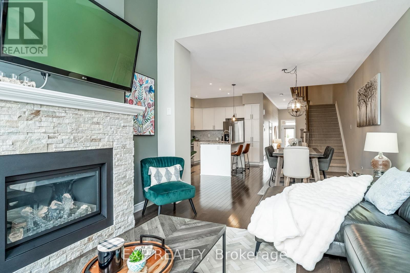 












411 LIVERY STREET

,
Ottawa,




Ontario
K2V0B5

