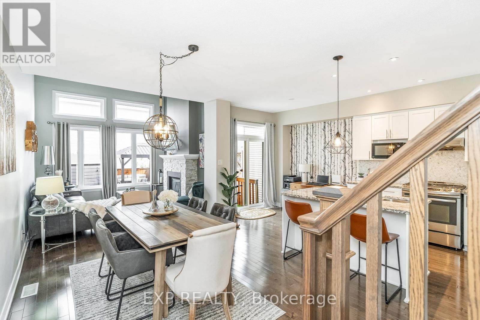












411 LIVERY STREET

,
Ottawa,




Ontario
K2V0B5

