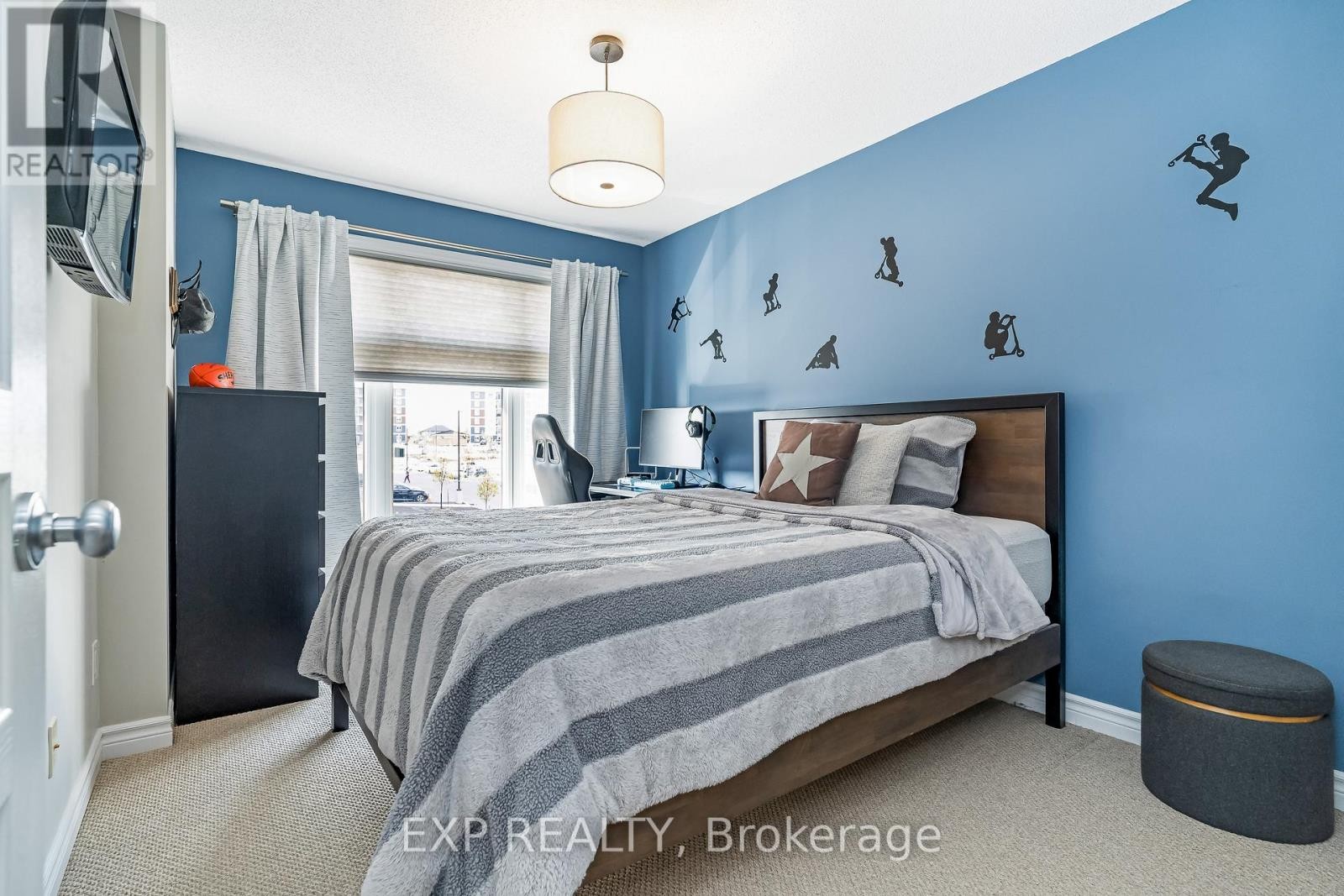 












411 LIVERY STREET

,
Ottawa,




Ontario
K2V0B5

