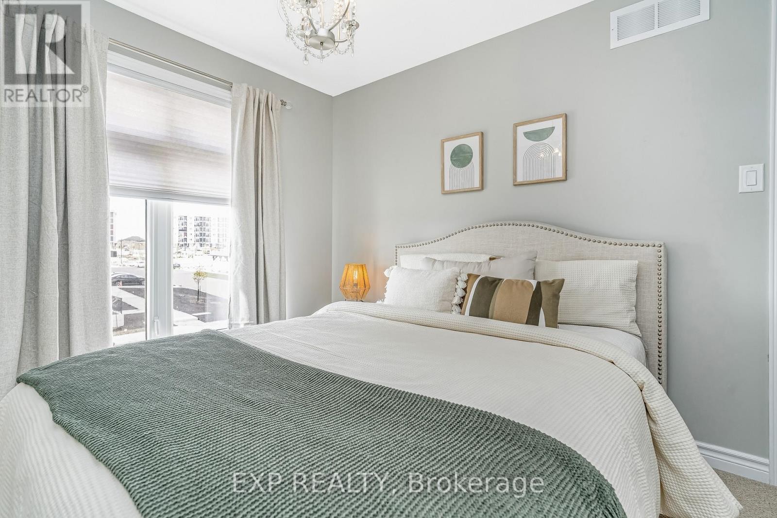 












411 LIVERY STREET

,
Ottawa,




Ontario
K2V0B5

