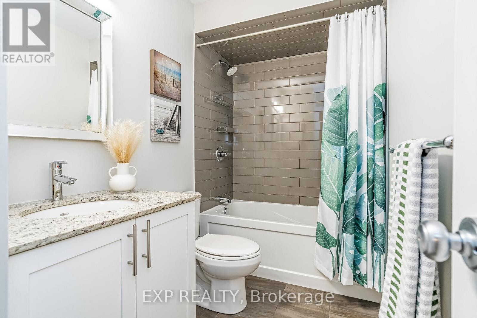 












411 LIVERY STREET

,
Ottawa,




Ontario
K2V0B5

