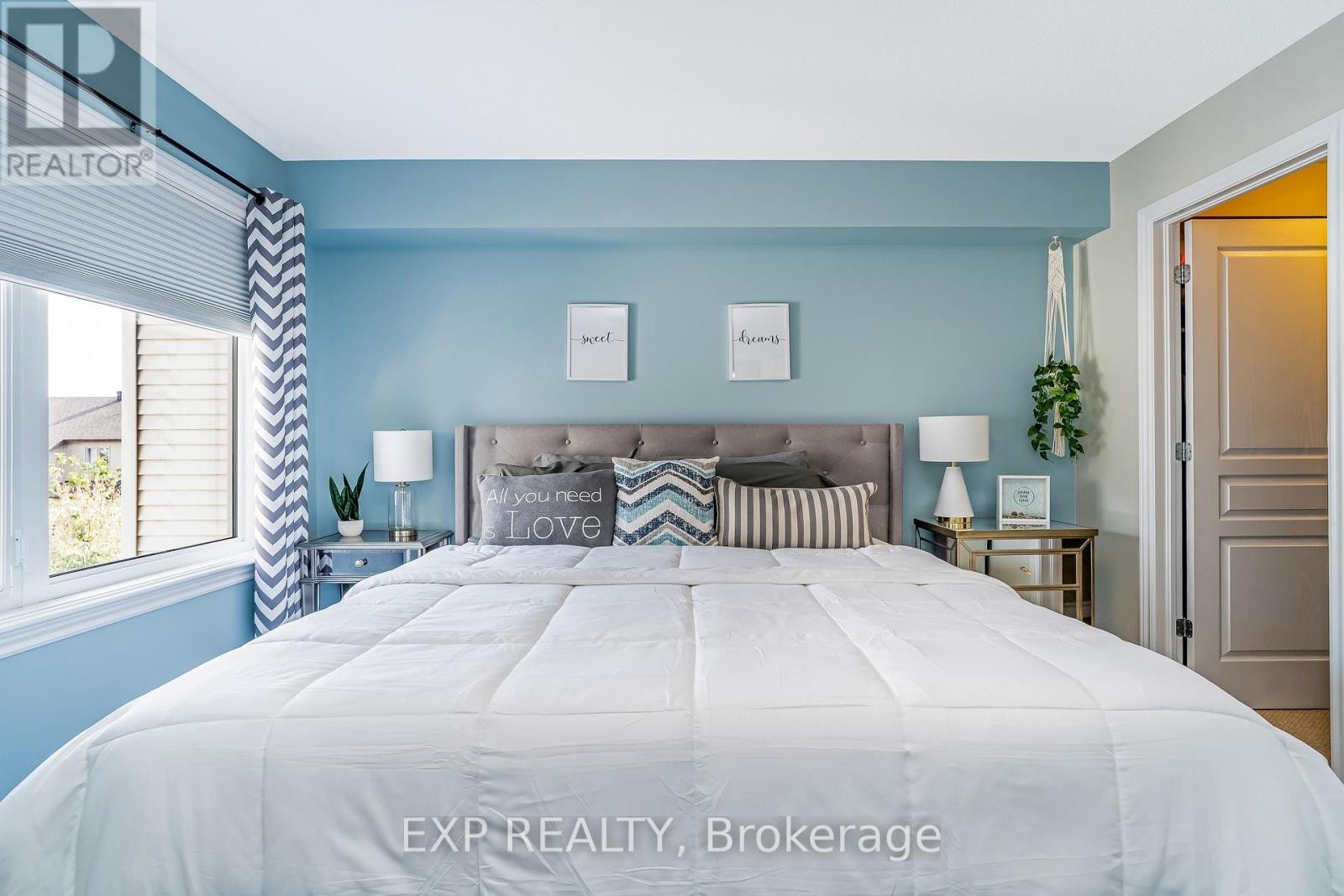 












411 LIVERY STREET

,
Ottawa,




Ontario
K2V0B5

