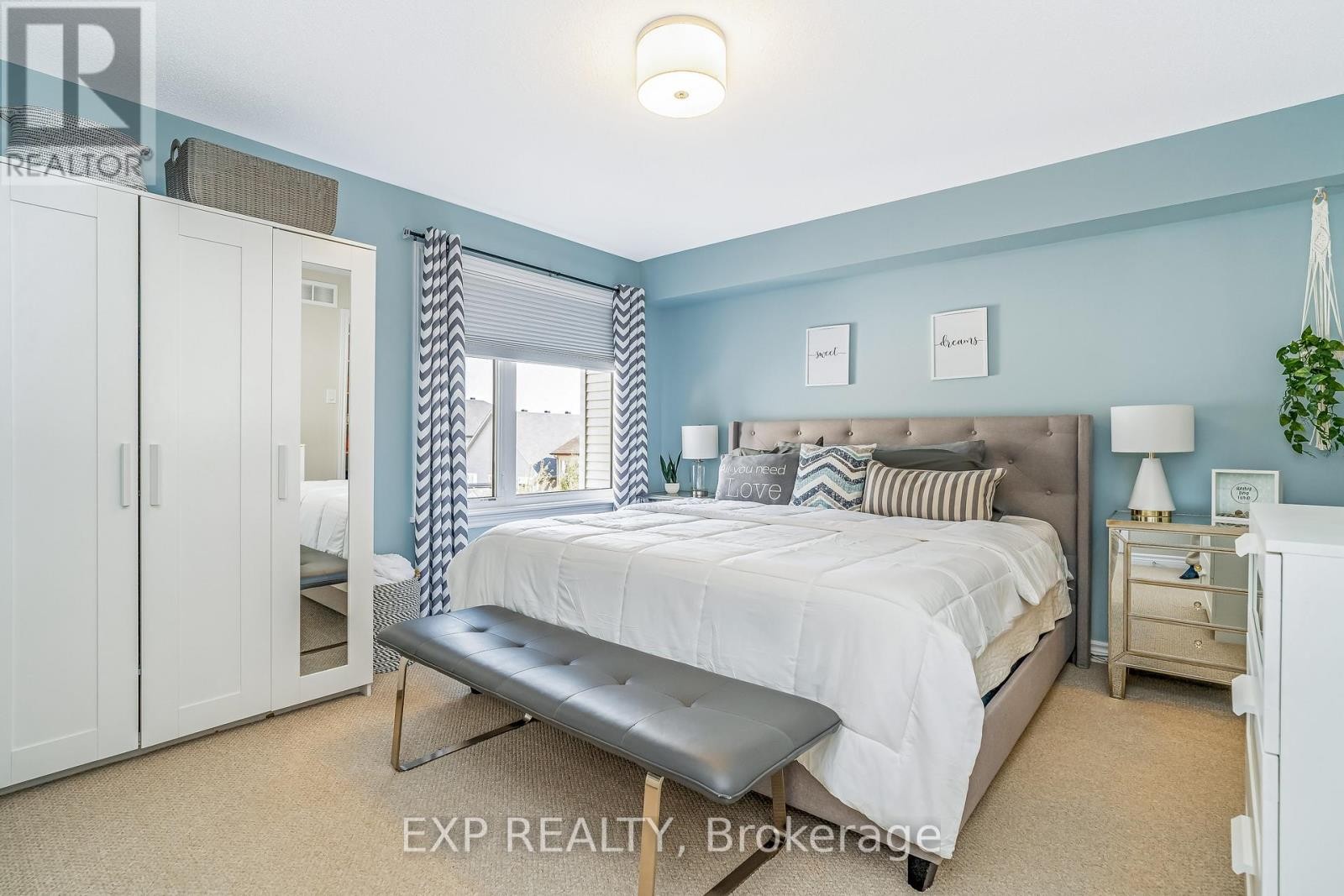 












411 LIVERY STREET

,
Ottawa,




Ontario
K2V0B5

