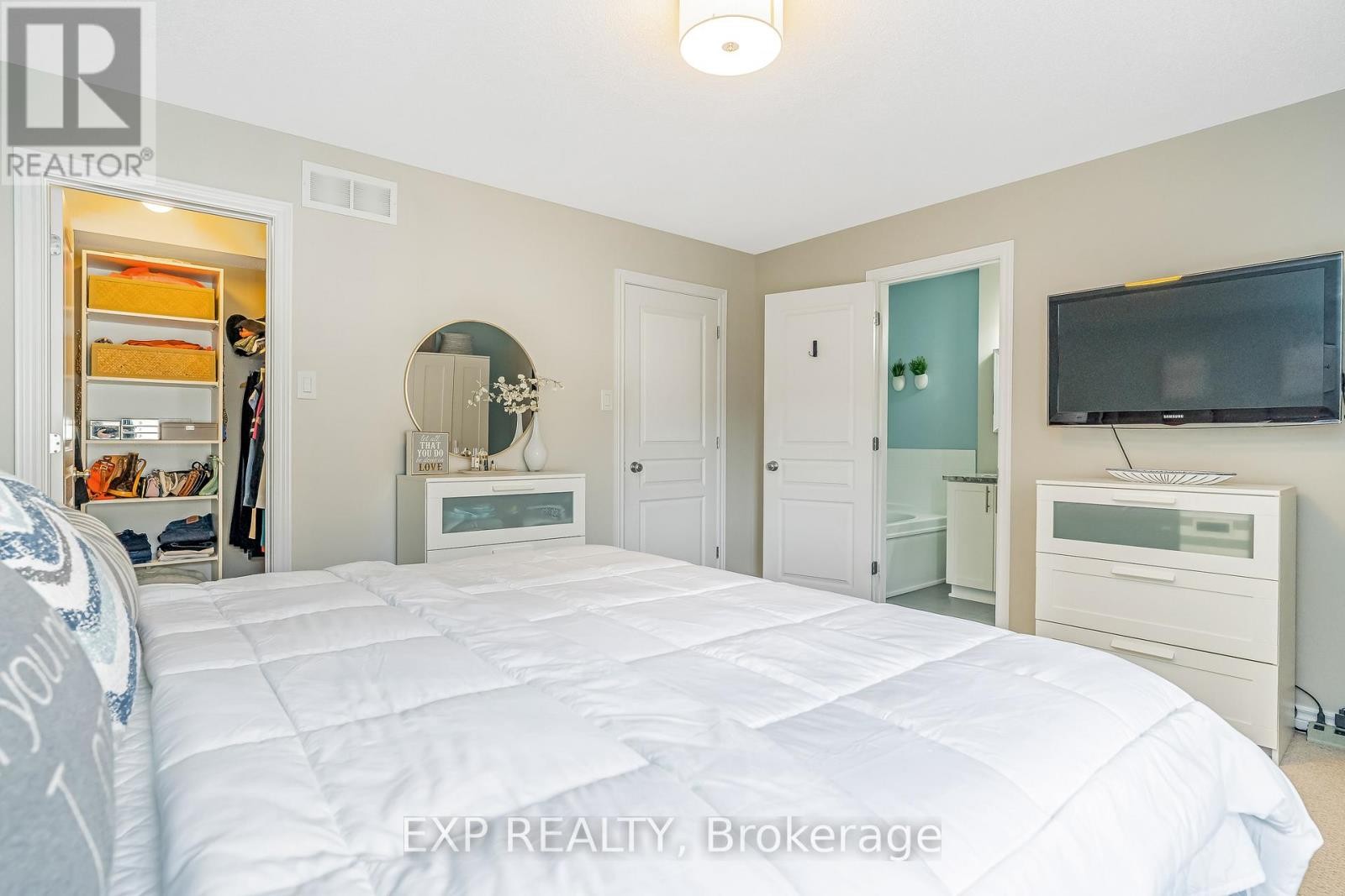 












411 LIVERY STREET

,
Ottawa,




Ontario
K2V0B5

