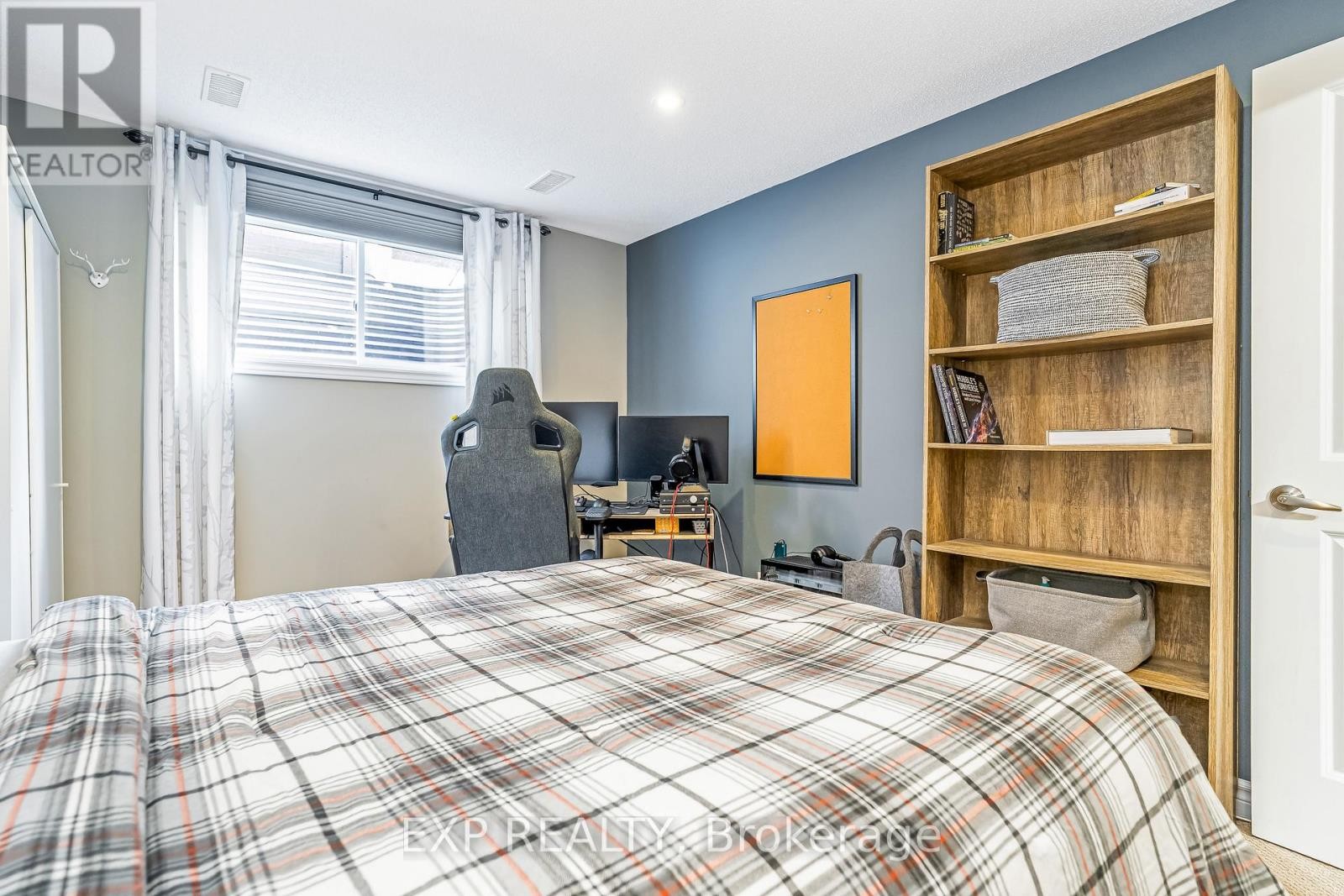 












411 LIVERY STREET

,
Ottawa,




Ontario
K2V0B5

