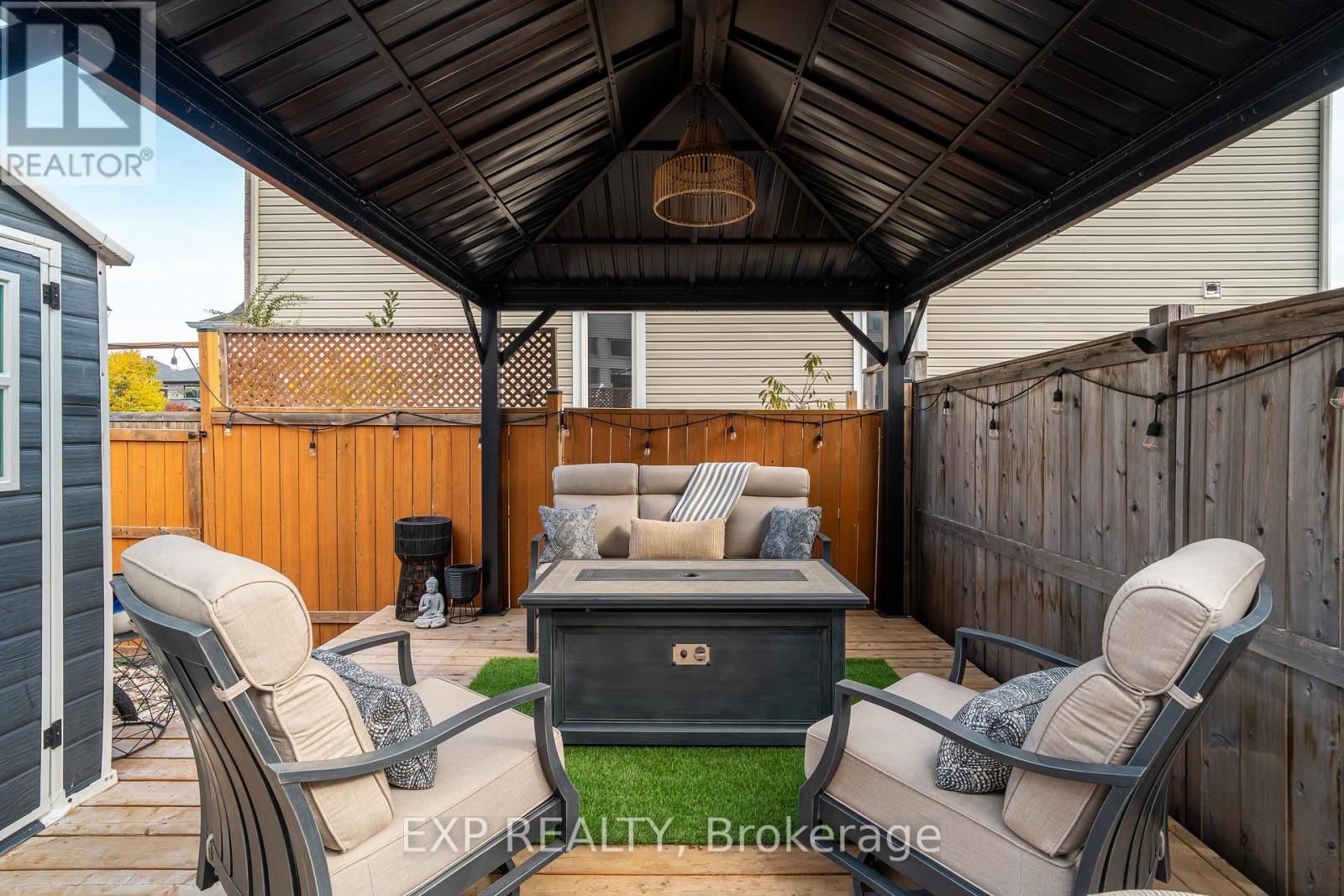












411 LIVERY STREET

,
Ottawa,




Ontario
K2V0B5

