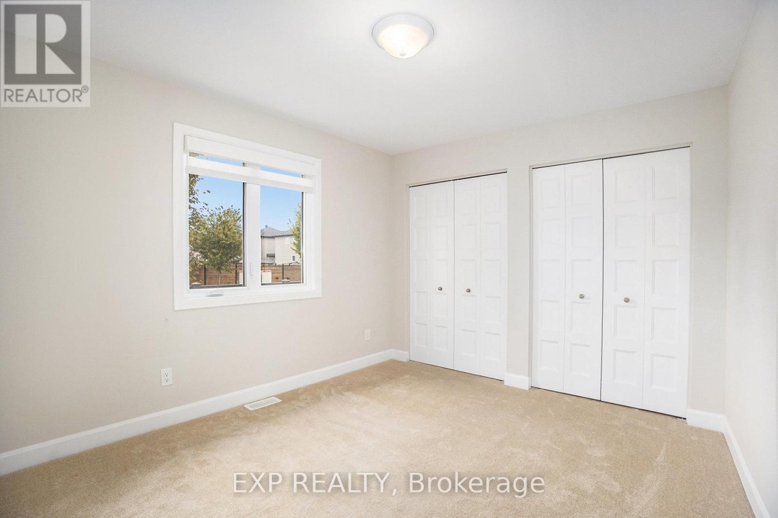 












701 AZURE STREET

,
Russell,




Ontario
K4R0E5

