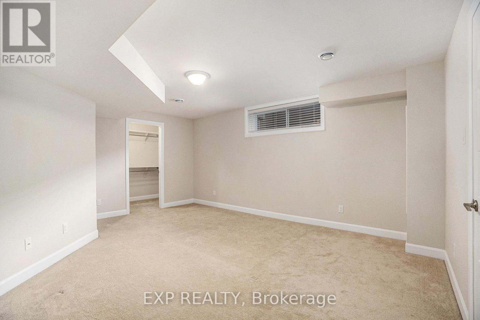 












701 AZURE STREET

,
Russell,




Ontario
K4R0E5

