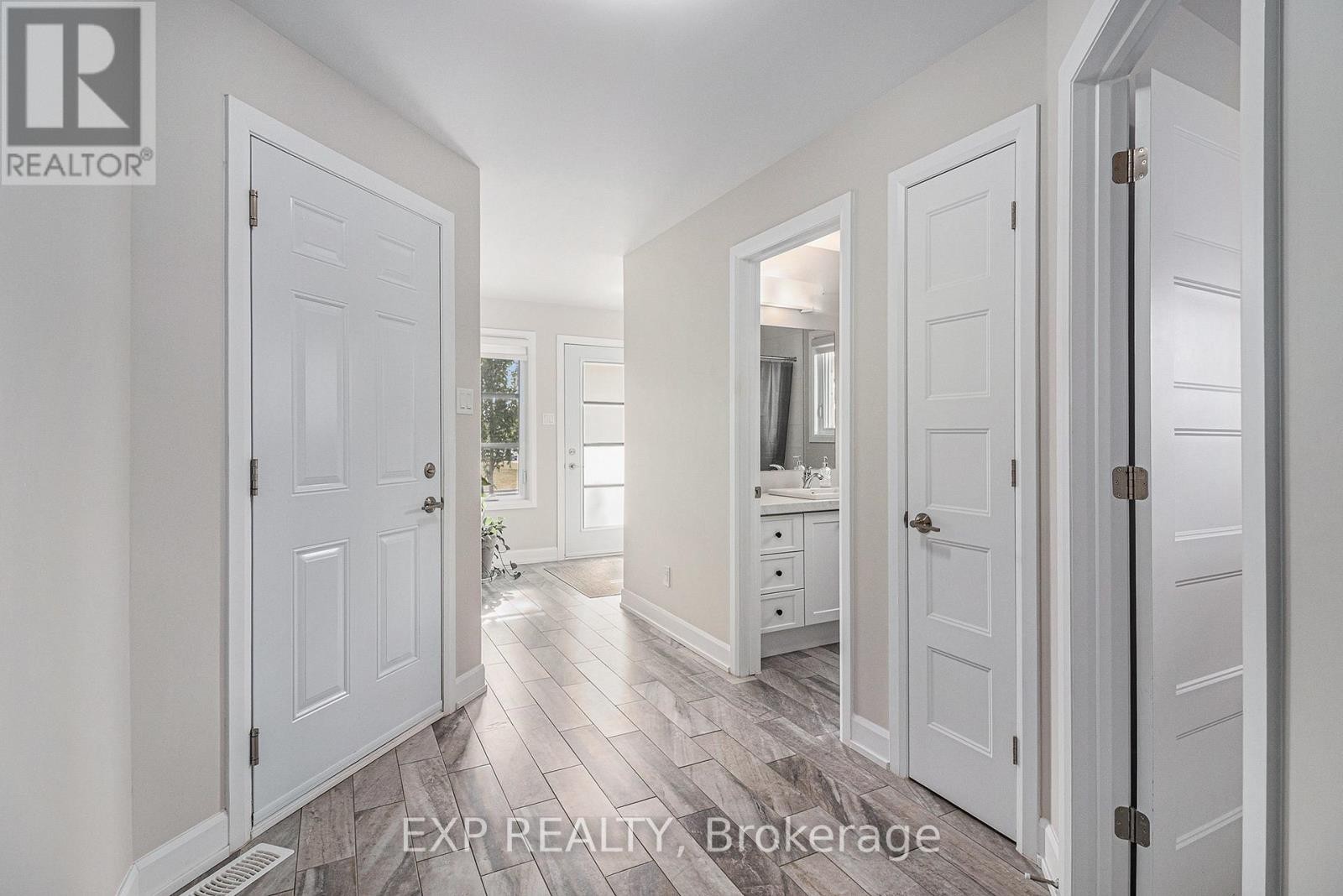 












701 AZURE STREET

,
Russell,




Ontario
K4R0E5

