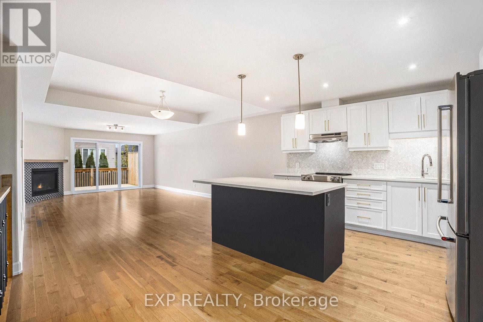 












701 AZURE STREET

,
Russell,




Ontario
K4R0E5


