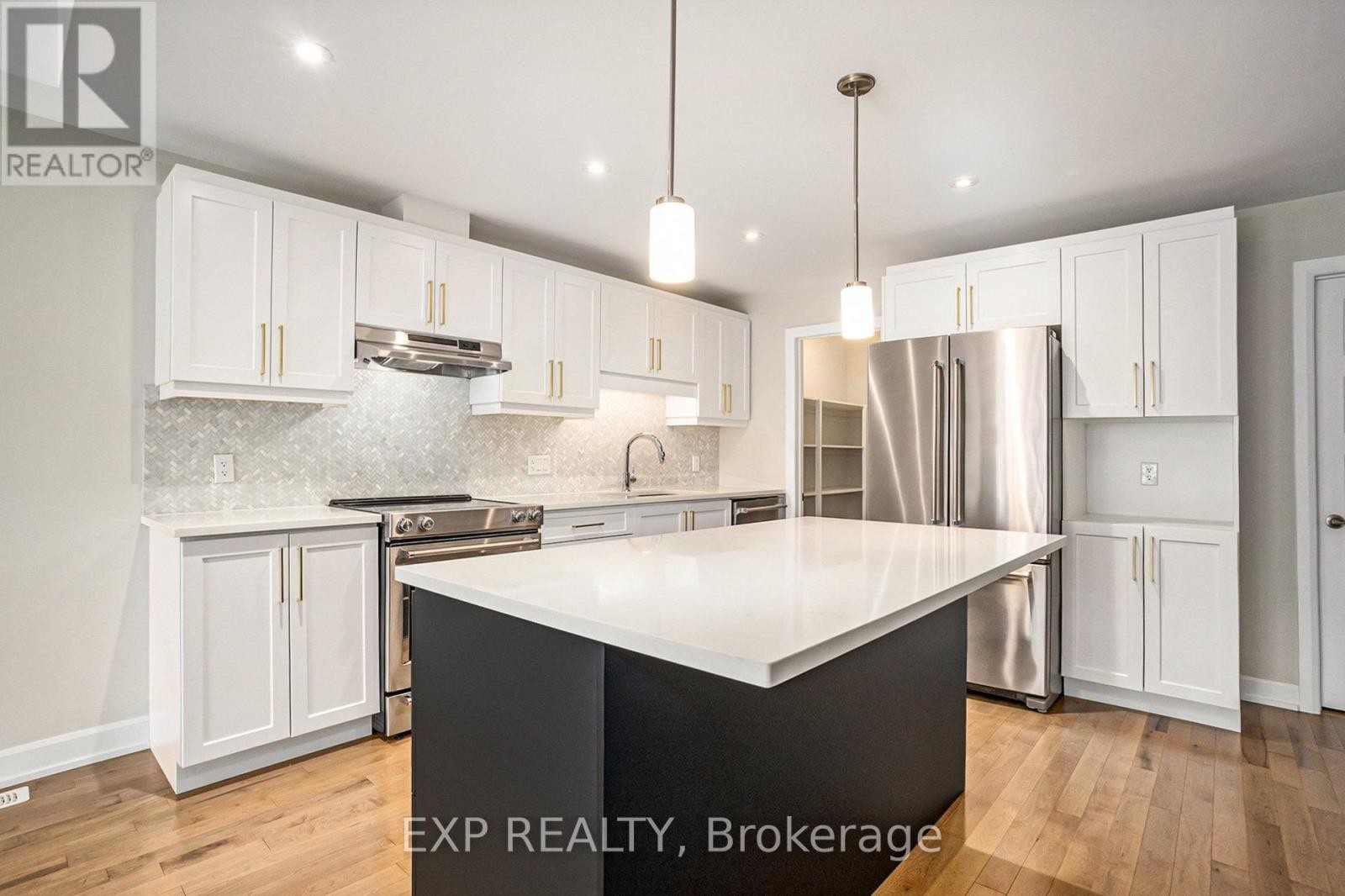 












701 AZURE STREET

,
Russell,




Ontario
K4R0E5

