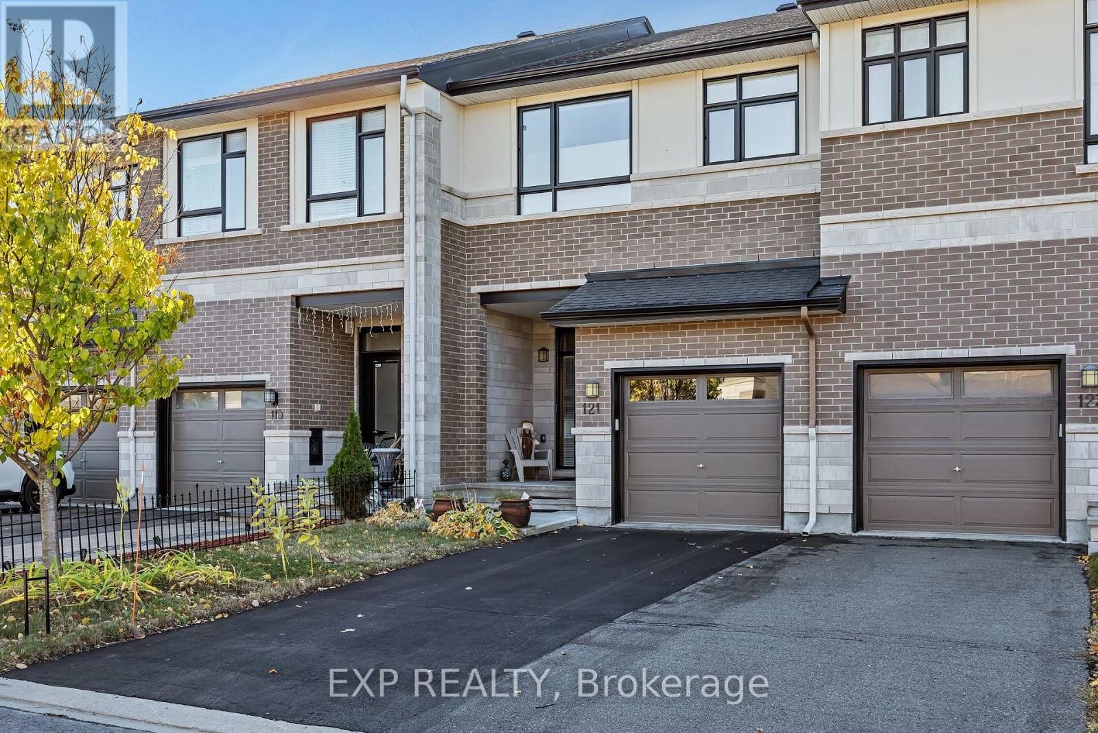 












121 MATTINGLY WAY

,
Ottawa,




Ontario
K4M0C5


